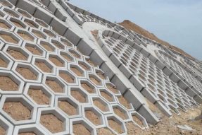 六角護(hù)坡磚實際施工流程